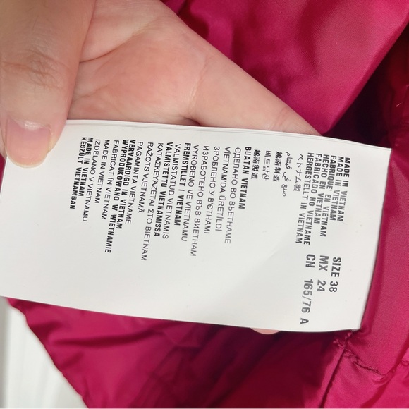 Like new Prada down vest size 38 - Picture 3 of 9